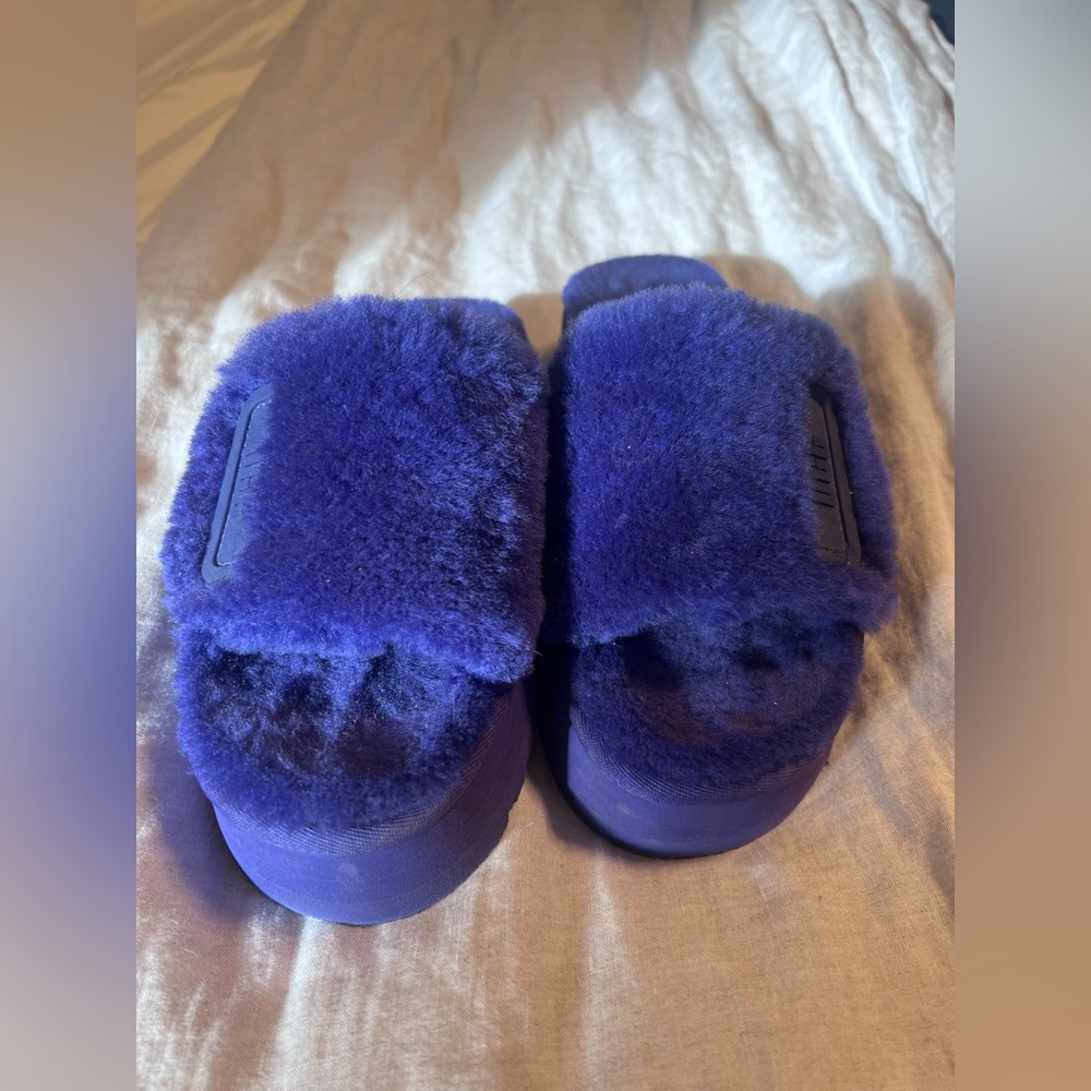 UGG Purple Flatform Slippers - Picture 6 of 6